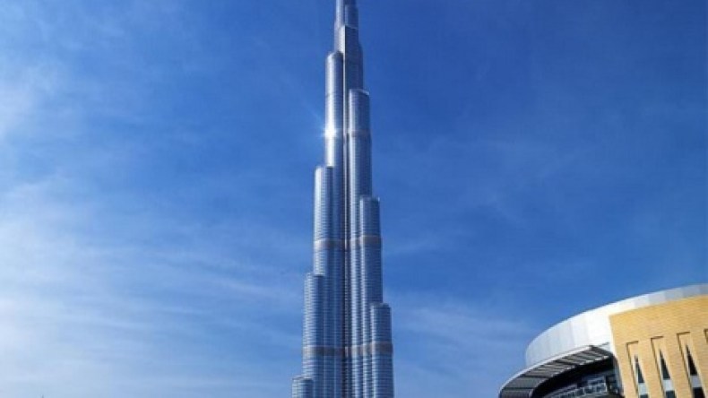 السعودية تنافس الإمارات على السحاب